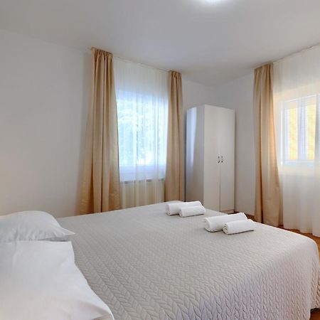 Apartment Nika-7 Umag Buitenkant foto